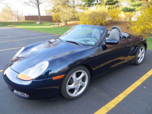 Porsche boxster only 33,500 miles!!! brand new top with glass window!!!