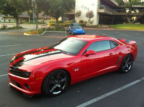 Flawless 2011 chevrolet camaro 2ss/rs. custom painted show car