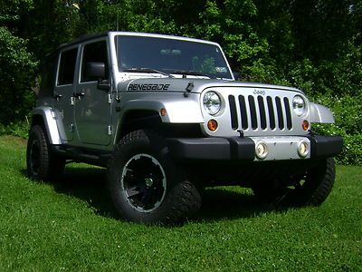 Banks power renegade 3" lift 35" tires 17x9 wheels navigation automatic softtop