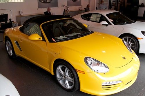 Make offer 987 6 speed yellow dealer demo closeout sale beverly hills 90210 s 13