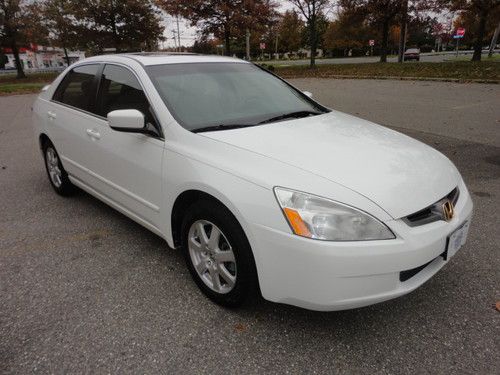 2005 honda accord 4 dr.v-6,auto,leather,heated seats,one owner.mint cond.#20063