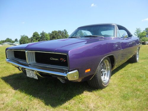 1969 dodge charger r/t 6 pack plum crazy