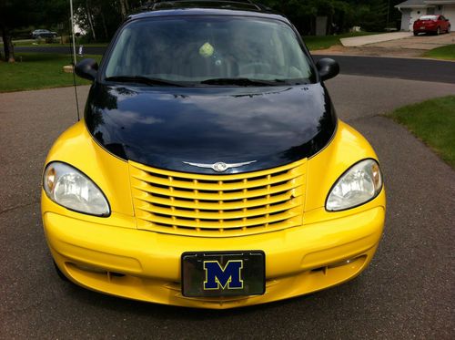 University of michigan  pt cruiser. factory painted special michigan addition.