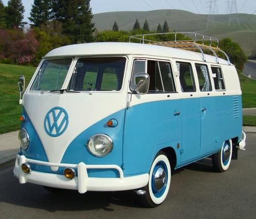 1961 volkswagen micro bus double door camper