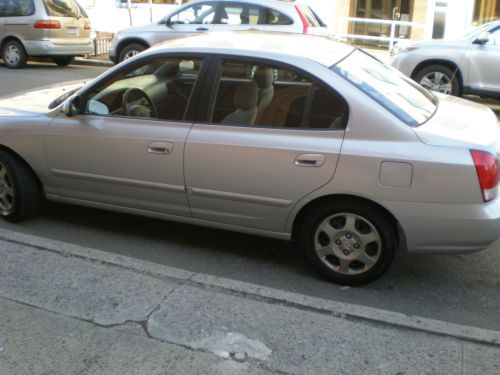 2002 hyundai elantra gls sedan 4-door 2.0l  low miles  54,500