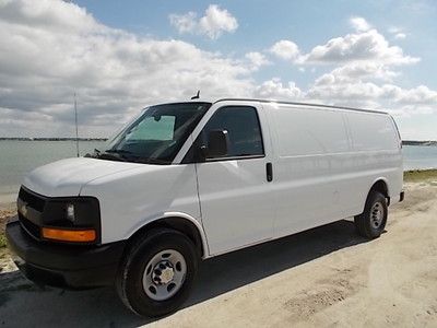 13 chev exress 2500 extended cargo - warranty - clean carfax no accidents
