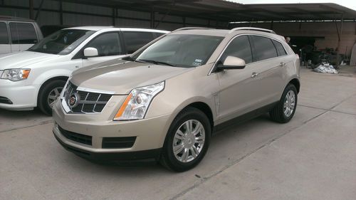 2012 cadillac srx - priced to sell. rear view cam - steering wheel warmer
