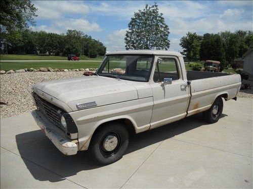 Ford f-100 pick-up