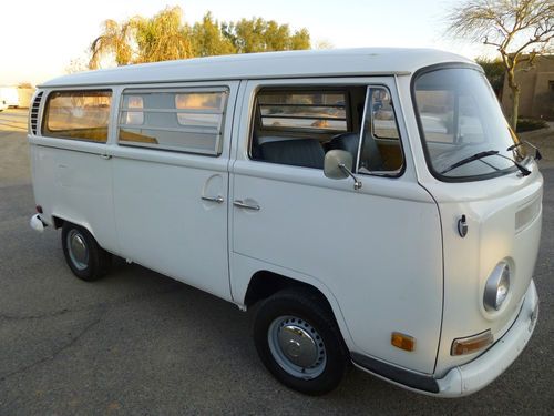 Very nice  1971 vw   day camper rust free westcoast  bus van  must see l@@k