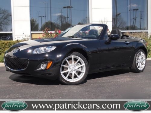 Power retractable hard top one owner non-smoker carfax certified 6 speed manual