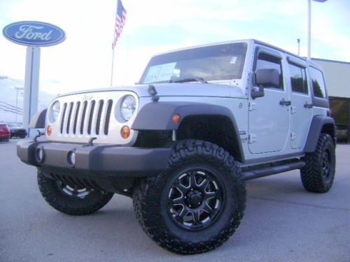 Clean one owner jeep wrangler unlimited 4wd auto 2&#034; lift nitto grapplers 4x4