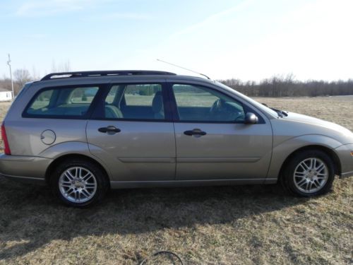 2003 ford focus ztw 4dr wagon! gas saver! runs great must see!