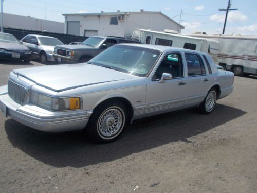 1994 lincoln town car no reserve