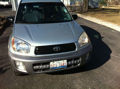 2002 toyota rav4 silver, 158553 miles, one owner-no reserve