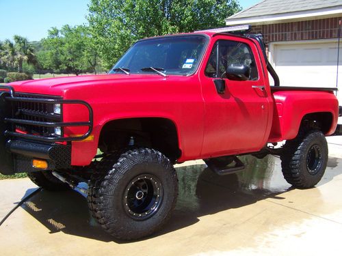 Bad a$$ 1981 chevy truck * rhino inside and out * fully equipt * digital *loaded