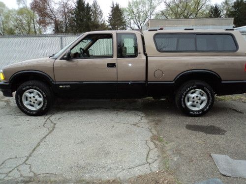 Chevrolets-10 4x4 xtended cab runs &amp; looks super automatic nice &amp; clean