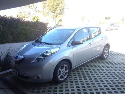 Nissan leaf sl (100% electric car)