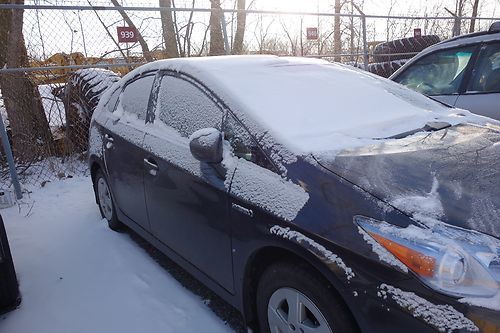 2011 toyota prius iii model with navigation, bluetooth and many extras.