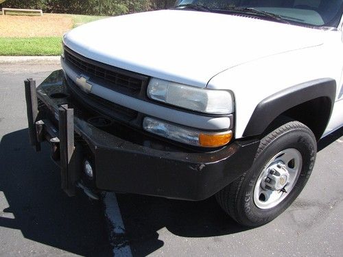 2002 chevrolet suburban 2500 4x4. 6.0 motor chp command vehicle with winch