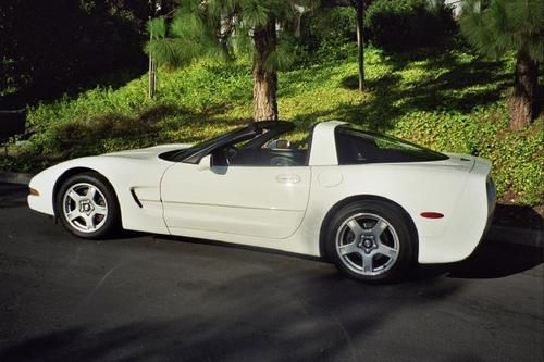 1998 chevrolet corvette base hatchback 2-door 5.7l