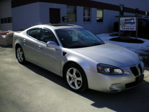 2006 pontiac grand prix gxp, low miles 1 owner, no accidents, extra clean