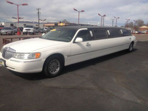 Limousines  2000 lincoln stretch limo 8 passenger