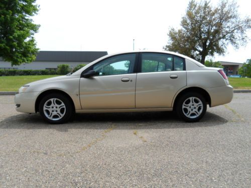2004 saturn ion 2 coupe 4-door 2.2l one owner low miles 35mpg free shipping!!!