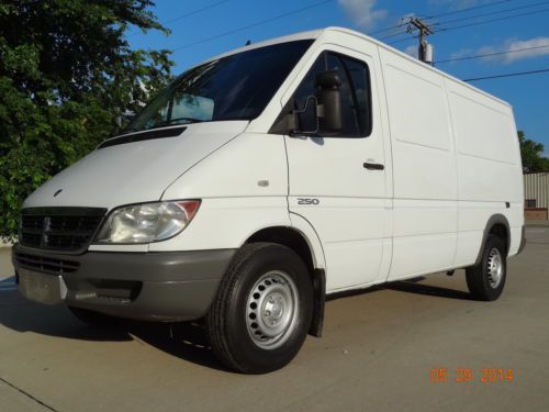 2005 sprinter 2500 2.7l i5 diesel auto 140wb cargo 2owner tx clean drives great