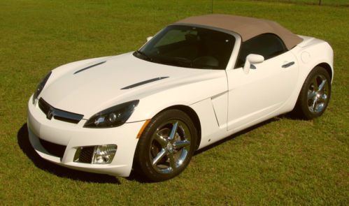 Saturn sky redline white 2.0l turbo 4 cylinder automatic, low miles!!