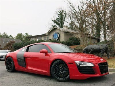 2010 audi r8 4.2l-carbon sideblade,6speed manual,black wheels,suede inserts,wow!