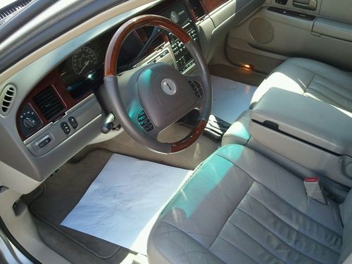 2003 lincoln town car signature series 1 owner 59k miles