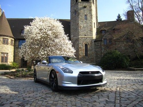 2010 nissan gt-r premium - 1.5yrs old, by owner, stock, wrnty, extras +more!