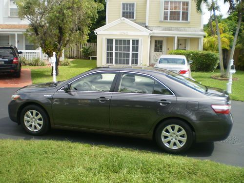2009 toyota camry le hybrid 1 owner only 59 k miles original paint pristine cond