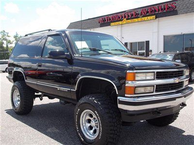 1996 chevrolet tahoe ls 4wd clean car fax gorgeous lift kit deep tire very rare!