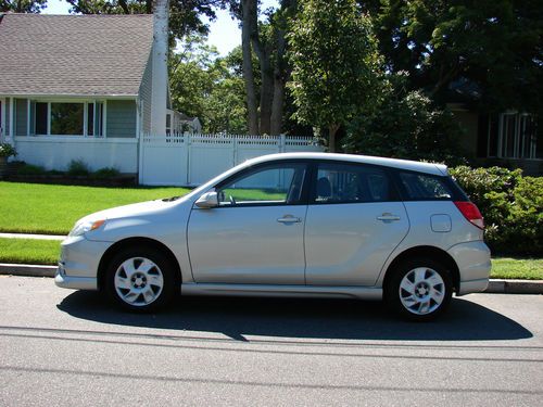 2004 toyota matrix xr awd 1.8l auto only 39,500 miles low reserve