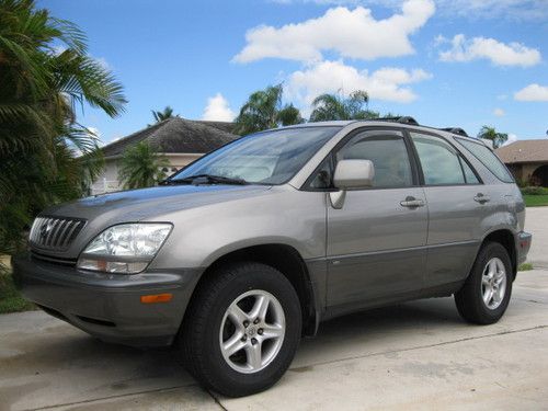One florida owner! service history! brand new tires! low miles! 20+ pictures!