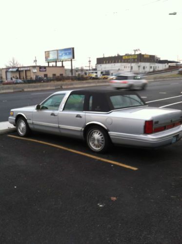 1997 lincoln town car signature series low mileage/one owner