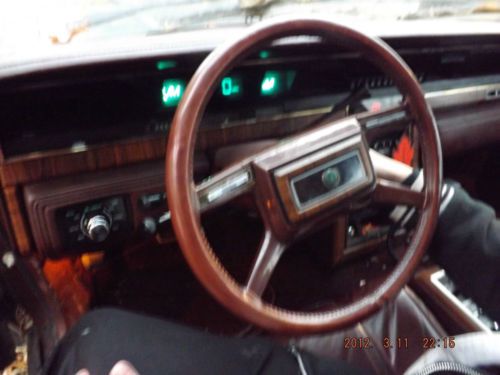 1982 lincoln continental givenchy sedan 4-door 5.0l