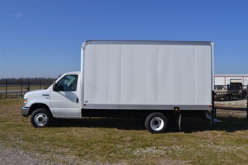 2011 ford e-350 box truck *factory warranty* *new tires* *only 15,450 miles*