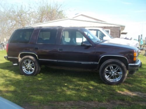 4 wd 4 doors , sits on 22&#039; inside is very clean, runs great, currently reg,
