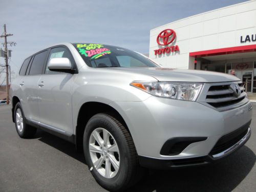 New 2013 highlander v6 4wd classic silver cold weather package 4x4 touch screen