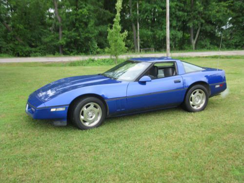 1988 corvette runs and is drivable. paint is bad, it needs several small repairs