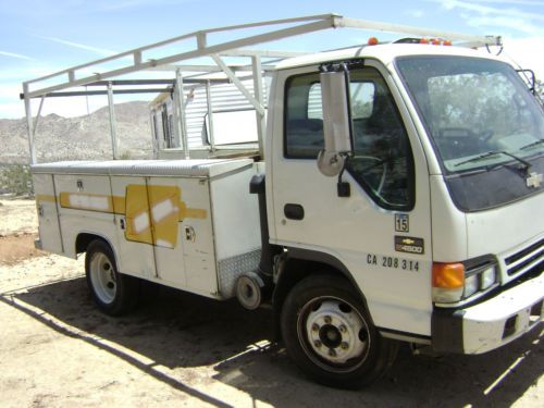 04 chevrolet  w4500 cabover truck made by isuzu 11&#039;service bed/18&#039;rack nr