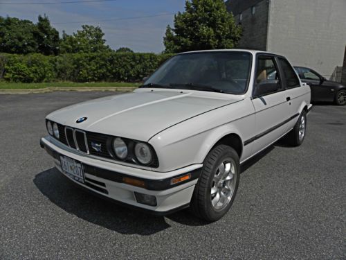 E30 325i coupe sunroof 5 speed meticulously maintained garaged