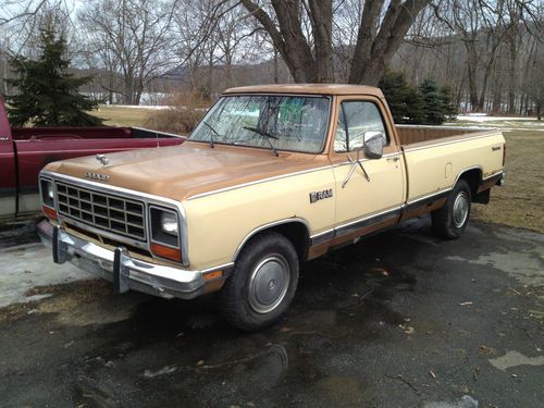1983 dodge d250, 2wd long bed, 6 cyl, automatic, only 39,791 miles