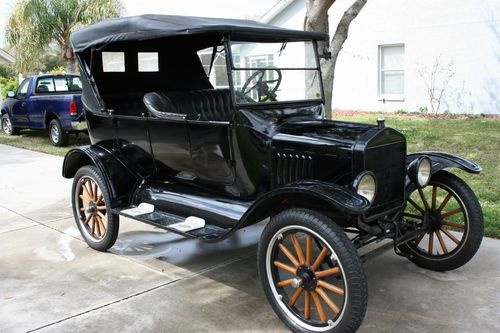 Really nice 1923 model t ford touring car - looks good and runs good - black