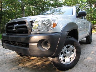 06 toyota tacoma sr5 4wd 4cyl 4door 1-owner nonaccident carfax nonsmoker clean!!