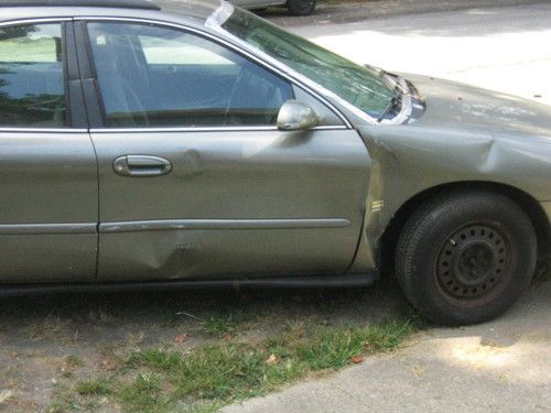 1999 ford taurus green wagon