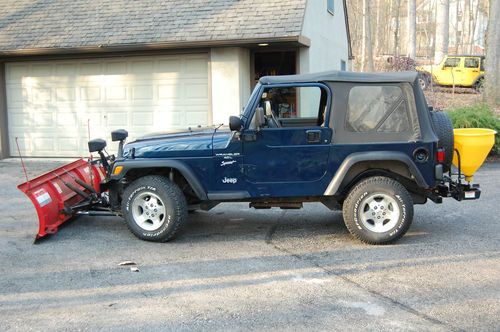 2000 jeep wrangler 4.0 l, 5 spd manual with western snow plow and salt spreader