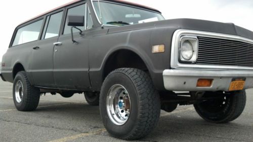 1971 chevy suburban k20. 350/auto/4x4. 3/4 ton. awesome truck!